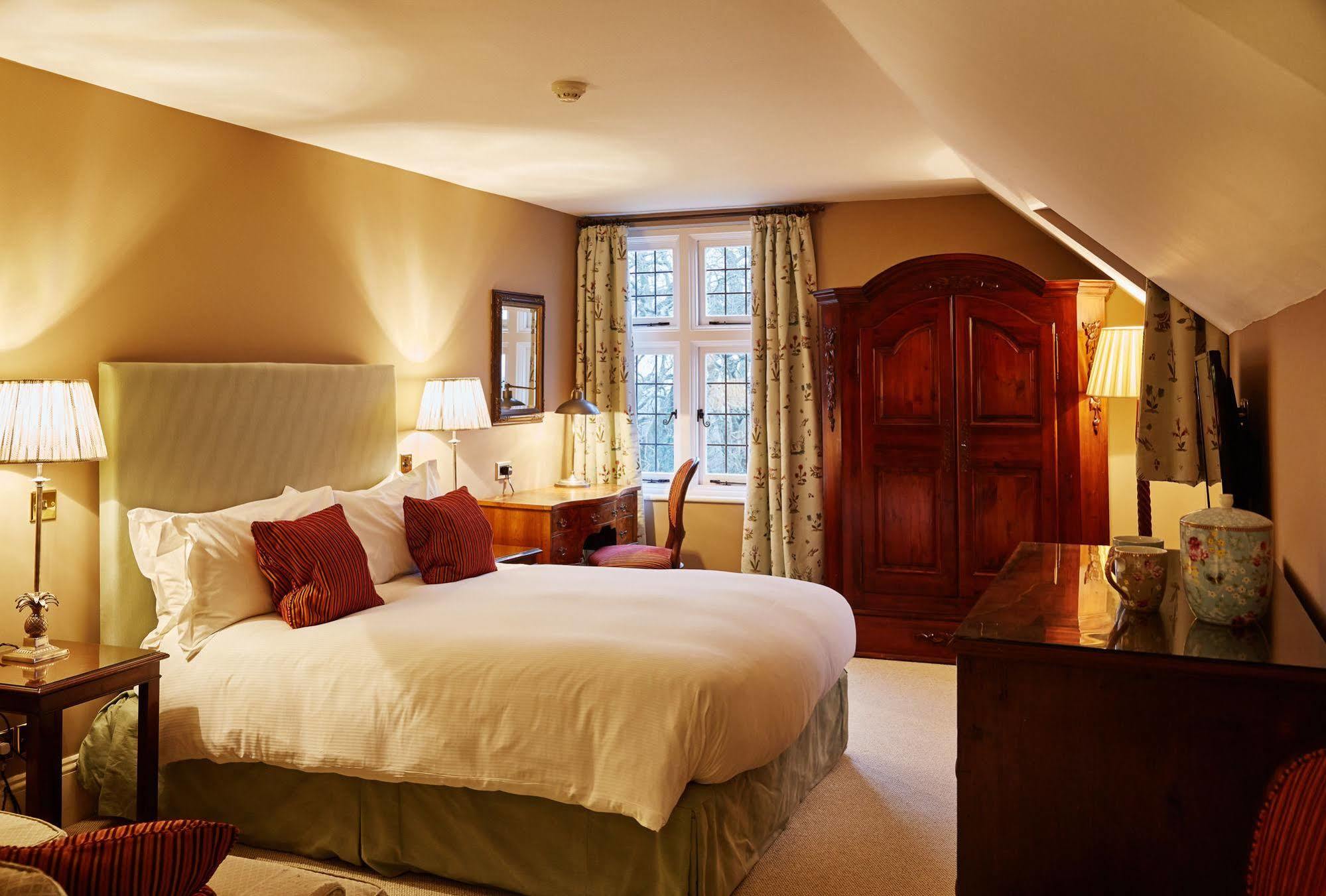 Ockenden Manor Hotel & Spa Cuckfield Exterior foto